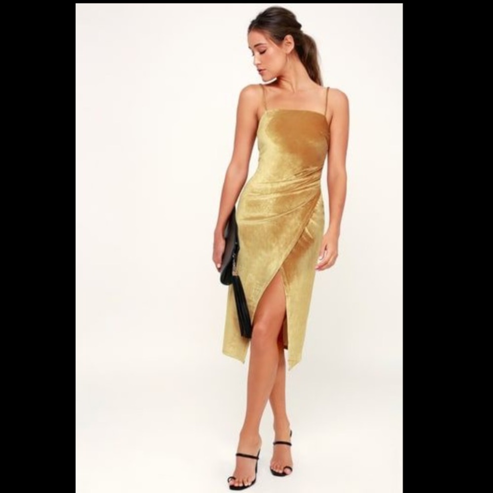 Lulus Party Starter Mustard Velvet Ruched Dress